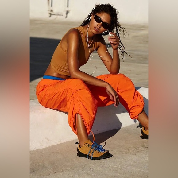 NWT FREE PEOPLE Movement In The Wildflowers Pants In Blood Orange - Picture 3 of 14